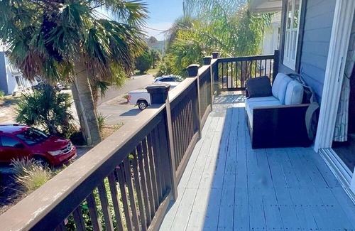 Fernandina Beach Casa | Short walk to the beach on the quiet end of Amelia Island. 3BR, 2BA, 2decks.