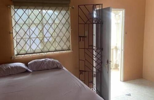 Mandeville Casa | Cozy accommodation in the cool hills of ,Mandeville with a view of the ocean