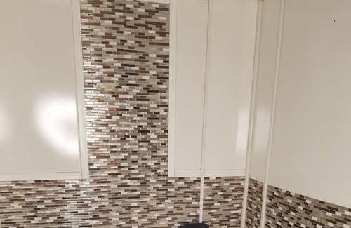 Summit Station Casa | Cozy Family friendly 4 bedroom house, mins from Downtown with hot tub in bedroom