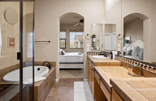 Talon Retreat Condominio | This two-bedroom Condo is great for a longer business trip and family Visits.