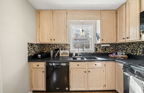 Acworth Casa | 3 BR - Garden Views - Smart TVs - Porch Swing - Fenced Yard - Washer & Dryer