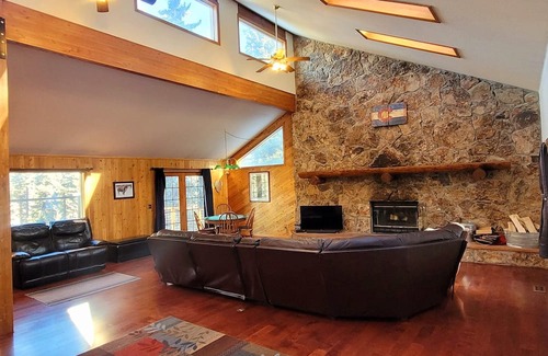 Pine Chalet De Esquí | Absynthe Chalet