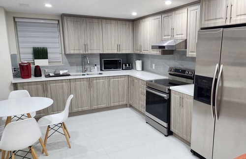 Meadowvale Village Apartamento | Luxurious & spacious private apartment w/ all amenities