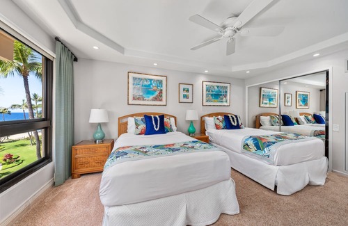 Kaanapali Condominio | ALII 255 New Listing Remodeled OceanFront 2BD Steps to Beach
