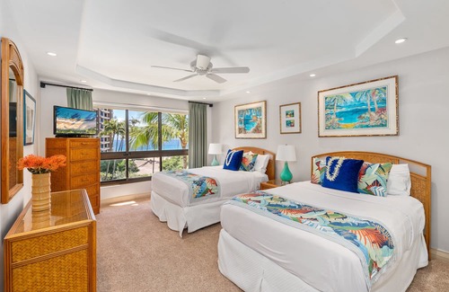 Kaanapali Condominio | ALII 255 New Listing Remodeled OceanFront 2BD Steps to Beach