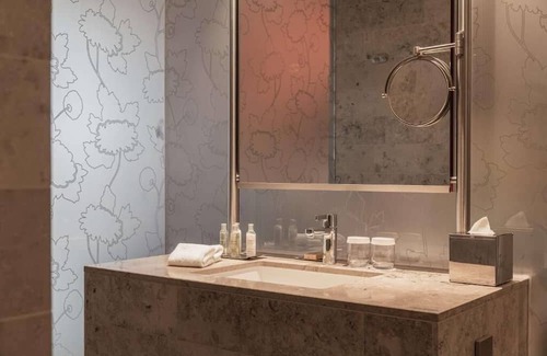 The Hague Center Casa | Upscale Historic Stay in The Hague - Premium And Convenient Amenities | 3 Units