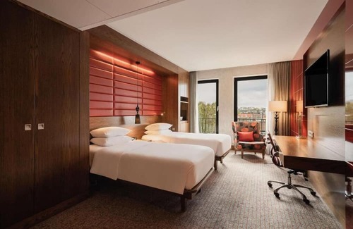 The Hague Center Casa | Upscale Historic Stay in The Hague - Premium And Convenient Amenities | 3 Units