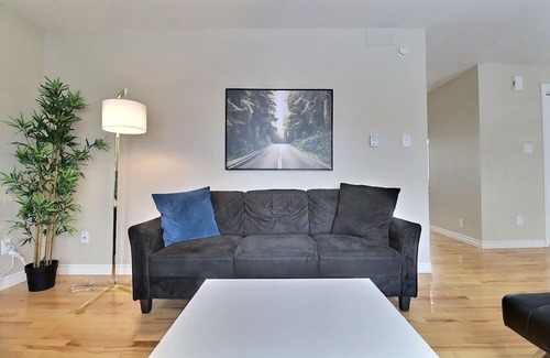 Moncton Casa | Cozy Home in Central Moncton WFH NBCC