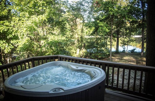 Carbondale Cabina | Hot Tub Cabin- In the Heart of Shawnee Wine Trail
