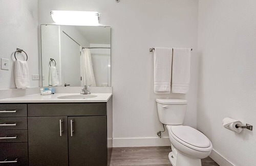 Downtown Springfield Apartamento | Sleepover: Intimate 1BD/1BA Downtown Springfield