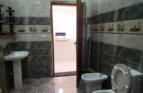 Bni Makada Apartamento | Charming 1Bedroom Apartment with 2 Living Rooms Near Train Station & City Center