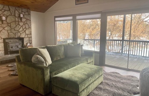 Bend Casa | Bend beauty on 2 private acres. Just minutes from parks and downtown.