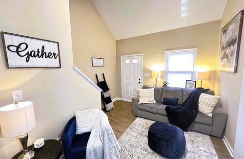 Woodcrest Casa | 5 minutes to Downtown - Cozy getaway