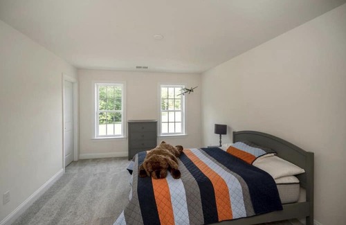 Fredericksburg Casa | Country Farm House on 5 Acres w/ Lake Views: Peace- Off the Beaten Path