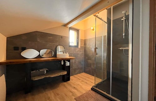 Les Deserts Chalet De Esquí | Vrbo Property