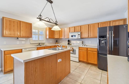 Boyette Casa | Heated pool huge 4 bedroom home welcomes your family and friends!
