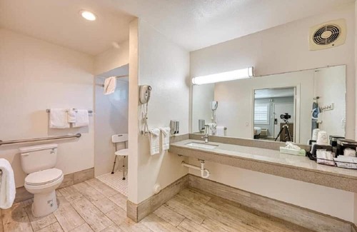 San Luis Obispo Casa | Non-Smoking 2 Queen Beds