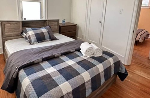 St. James Casa | Cozy House near Airport and Shopping Mall! Family and Pet friendly.