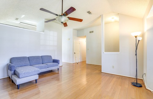 Alpharetta Casa | Minimalist Alpharetta Home w/ Balcony Near Atlanta