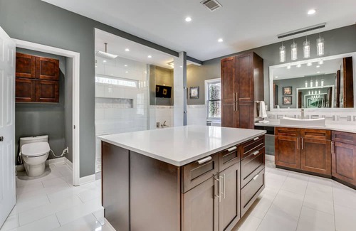 Canton Casa | Canton Home w/ Private Pool + Screened Patio!