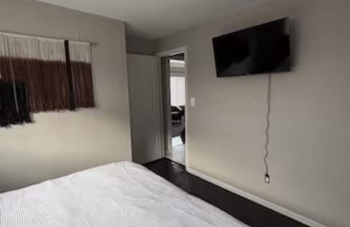 Fairview Park Apartamento | Charming new 2-bedroom apartment with AC and WiFi in lovely Fairview Park