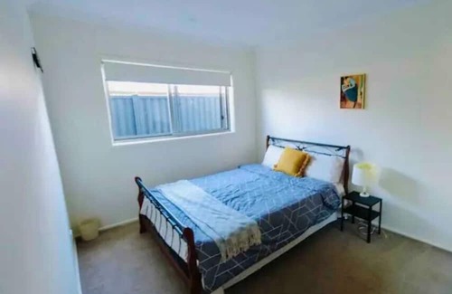 Moncrieff Casa | Entire 4 BR House In Moncrieff Close To Playground
