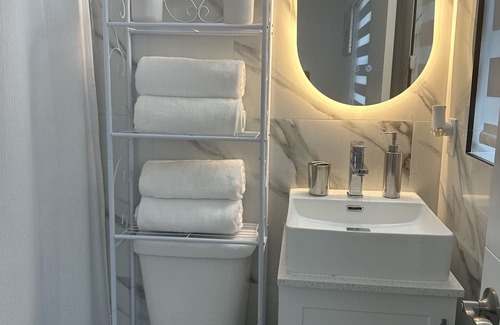 East Little Havana Villa | Villa Clara Suite-Little Havana