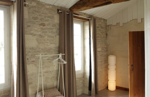 Yves Casa | 18th century post office transformed into a charming house