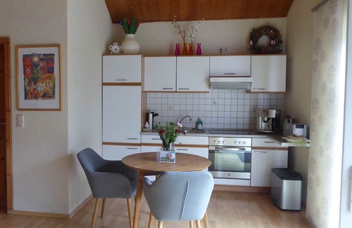 Rothhelmshausen Casa | Holiday Home "Ferienhaus 1" with Private Terrace & Wi-Fi