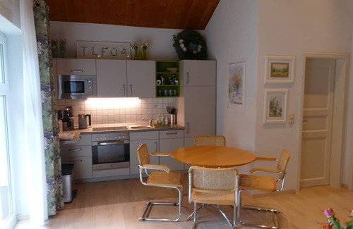 Rothhelmshausen Casa | Holiday Home "Ferienhaus 2" with Private Terrace & Wi-Fi