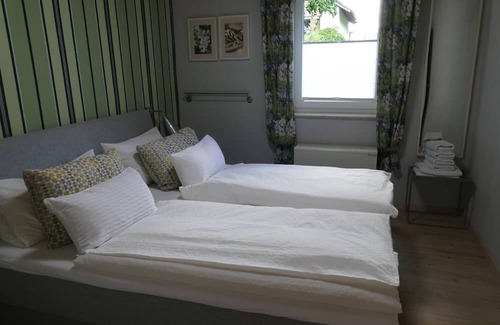 Rothhelmshausen Casa | Holiday Home "Ferienhaus 2" with Private Terrace & Wi-Fi
