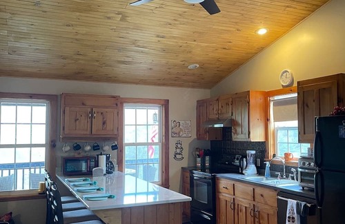 Providence Casa | 5 Min. from New River! Charming 2-Bedroom Mountain Home, Gorgeous Views, 3 Decks