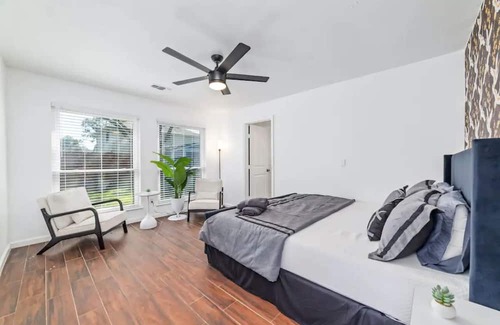 Katy Casa | Charming 4-bedroom house with WiFi and AC in Katy