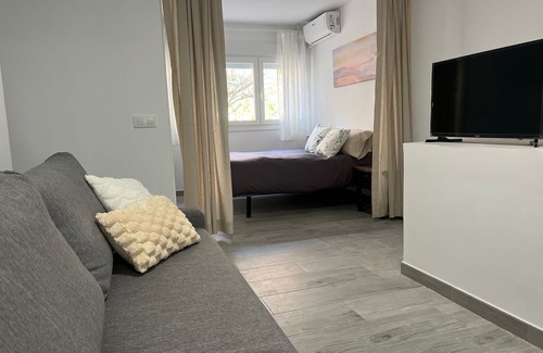 El Pilar Apartamento | Spacious Madrid Haven:Explore the Best of the City from Your Stylish RetreatTen!