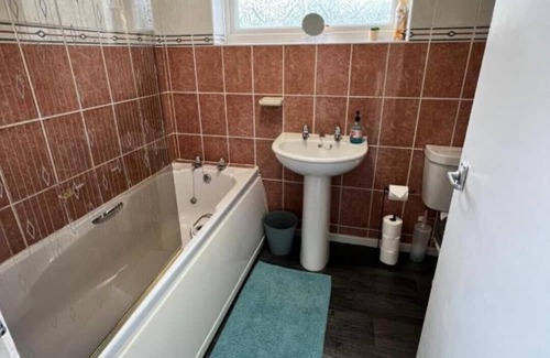 Northampton Casa | Impeccable 3 bed House in Northampton-perfect for families, contractors