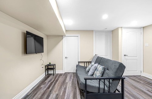 Beasley Casa | Chic 2Bed Gem-Prime Location to DT/Hospital/TiCats