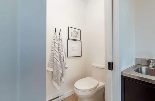 Waterford Cabina | STOKE Pod tiny cabin with epic view next to Poley Mountain