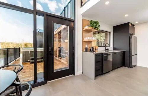 Waterford Cabina | STOKE Luxury Basecamp Cabin with Epic Views next to Poley Mountain