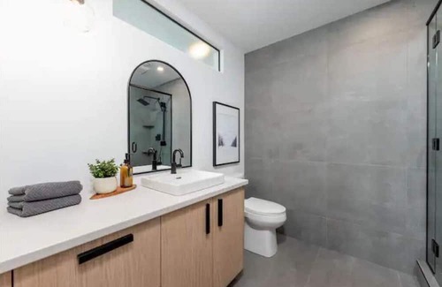 Waterford Cabina | STOKE Luxury Basecamp Cabin with Epic Views next to Poley Mountain