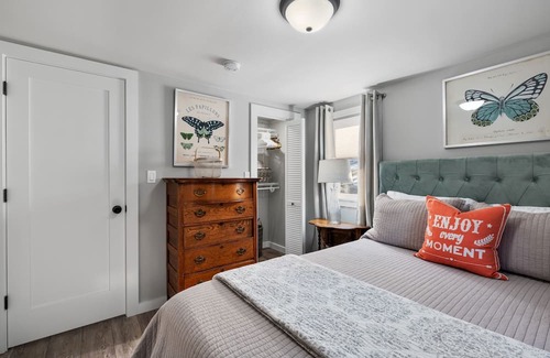 Bradford Cabaña | Riptide Cottage: 1 Bed 1 Ba, Private Pond