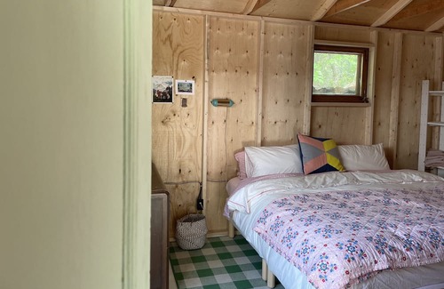 South Bruce Peninsula Cabina | Cozy 3-bedroom Nostalgic Waterfront Cabin on Lake Huron