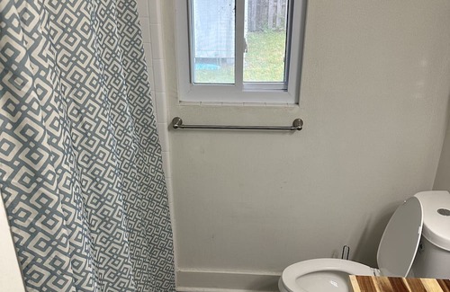 Whitemarsh Island Casa | Charming 2-bedroom house in fabulous Whitemarsh with WiFi, AC Pool and slide.
