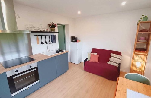Lodeve Apartamento | Apartment With Garden And View