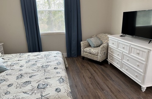 Englewood East Casa | Tropical 3 bedroom10 min to Englewood beach