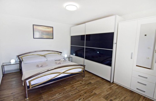 Vilanija Apartamento | Two bedroom apartment with terrace Vilanija, Umag (A-22647-a)