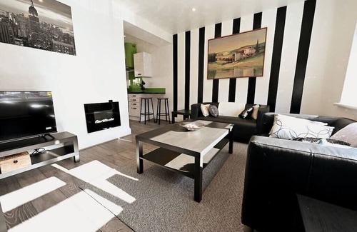 Abbey Wood Casa | Vibrant 3BD home with great links to the city
