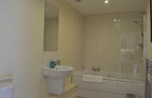 Arden Apartamento | Courtyard Studio (Auchendennan)