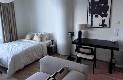 Kallio Apartamento | Modern, stylish 14th floor studio