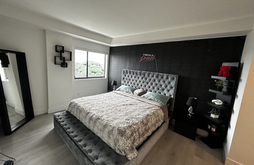 Garden Isles Condominio | Artsy luxurious cozy vacation home with great views and by beach !!