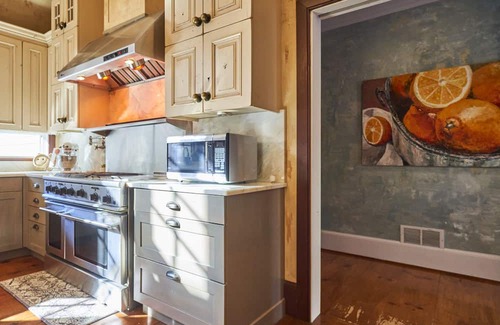 Canton Casa | Riverview 7.5K sqft Modernized Secluded Historical Family Retreat Home
